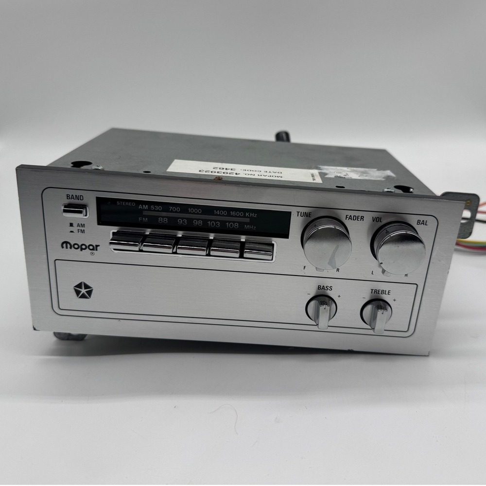 Vintage Clarion RE-3005A AM/FM Car Radio Stereo Mopar 4293923 Pentastar Silver